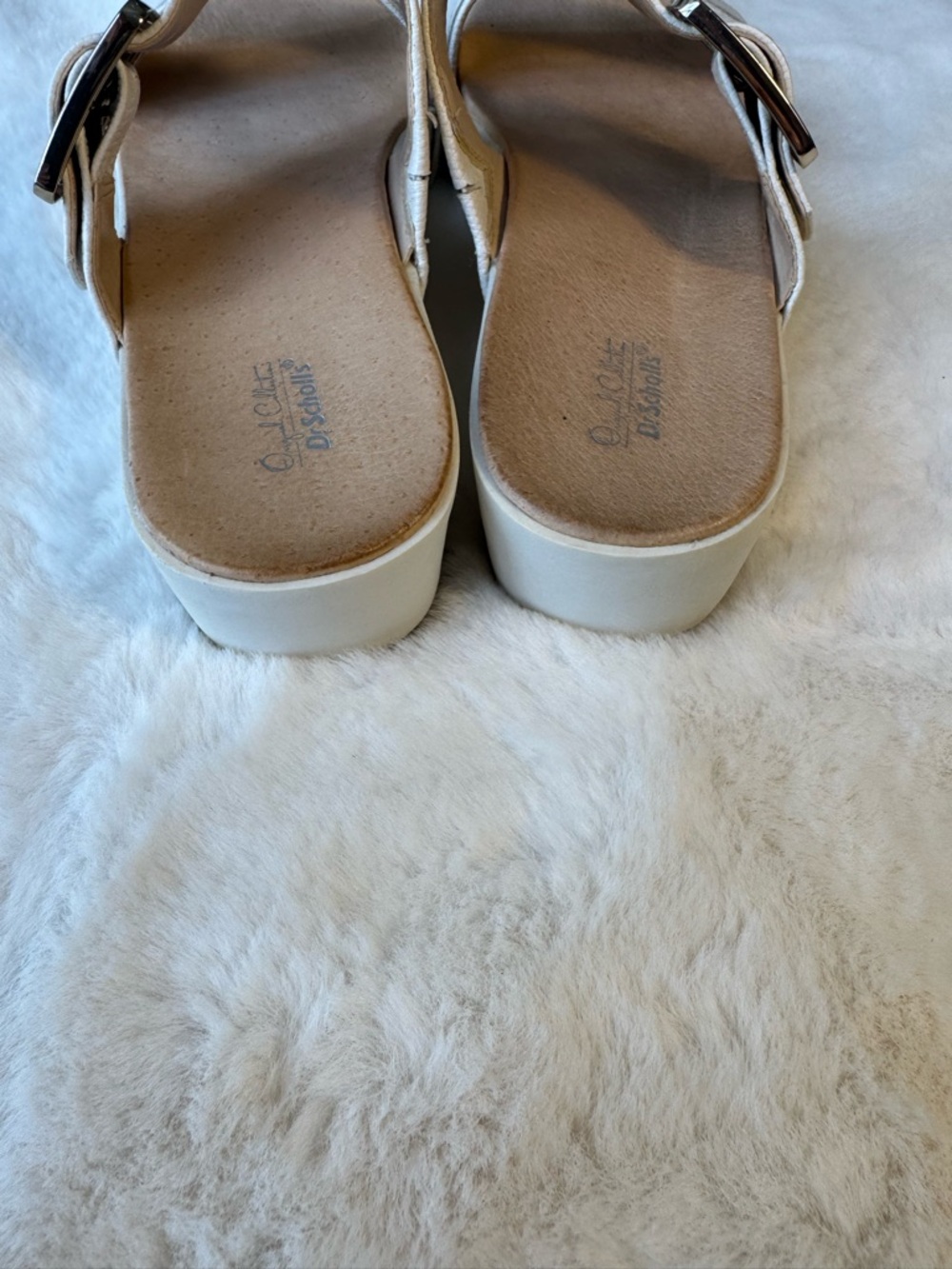 Dr. Scholl’s Original Collection Frill White with  Silver Buckle Sandals Size 6 - Picture 8 of 10